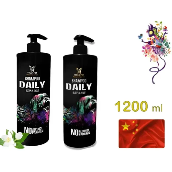 شامپو دیلی تایتان پت (Titan Pet Daily Shampoo) یک شوینده‌ی ملایم و روزانه برای سگ‌ها و گربه‌هاست که با فرمولی ایمن و بدون الکل و پارابن تولید شده تا پوست و موی حیوان خانگی شما را در سلامت کامل نگه دارد. این شامپو برای استفاده‌ی مکرر طراحی شده و ضمن پاک‌سازی مؤثر آلودگی‌ها، از خشک شدن پوست یا آسیب به موی حیوان جلوگیری می‌کند. رایحه‌ی دلپذیر، کف ملایم و سازگاری با انواع نژادها از جمله ویژگی‌هایی هستند که آن را به انتخابی عالی برای صاحبان حیوانات خانگی حساس و پرتوقع تبدیل کرده‌اند.